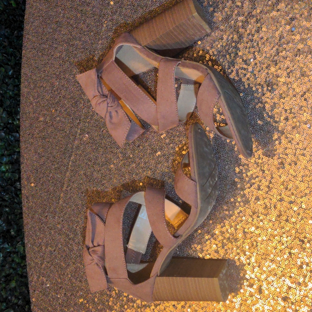 LC strappy heels